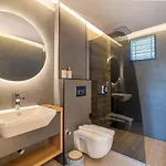 Luxurylifevillas 5-6 Villa *